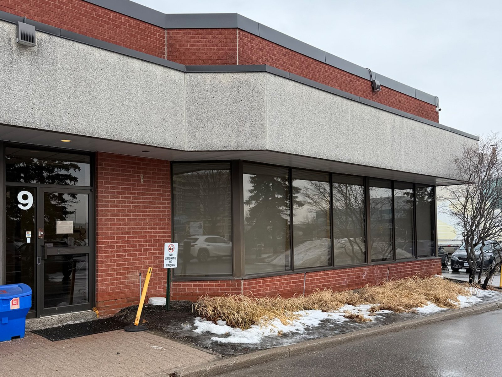 135EBC_UnitEntrance_Clean_A_WEB